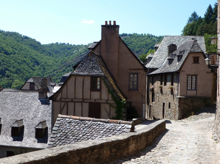  - Conques