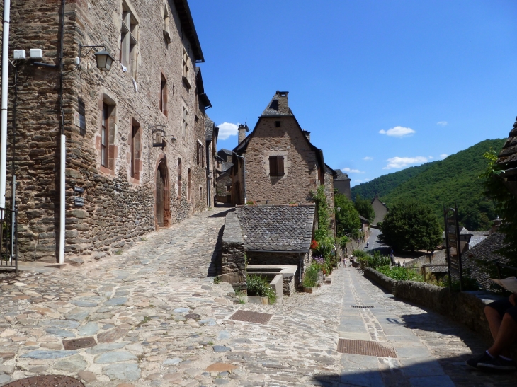  - Conques