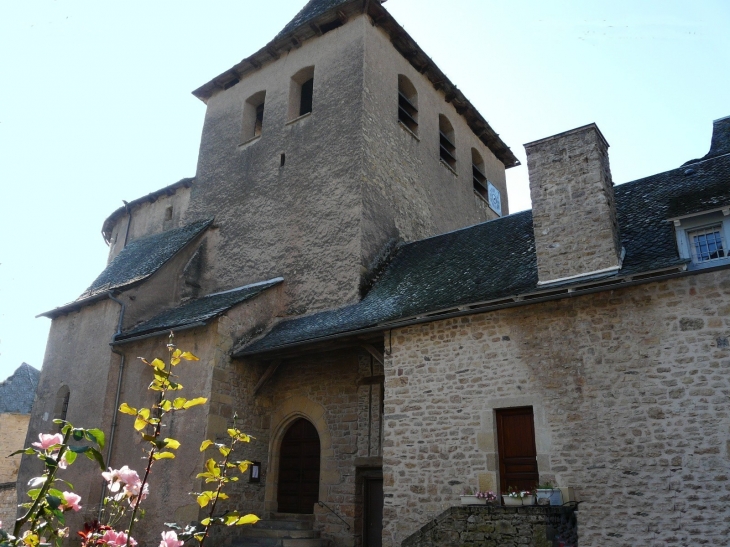 L'église de coubisou  Crédit : André Pommiès