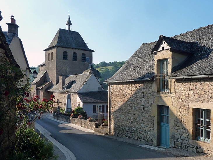 Vers l'église - Coubisou