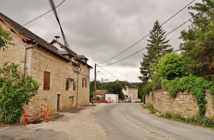 Le Village - Cruéjouls