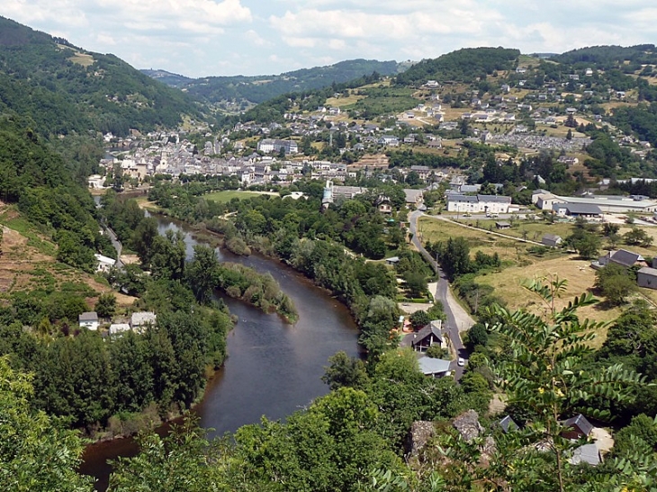 Vue sur la ville - Entraygues-sur-Truyère