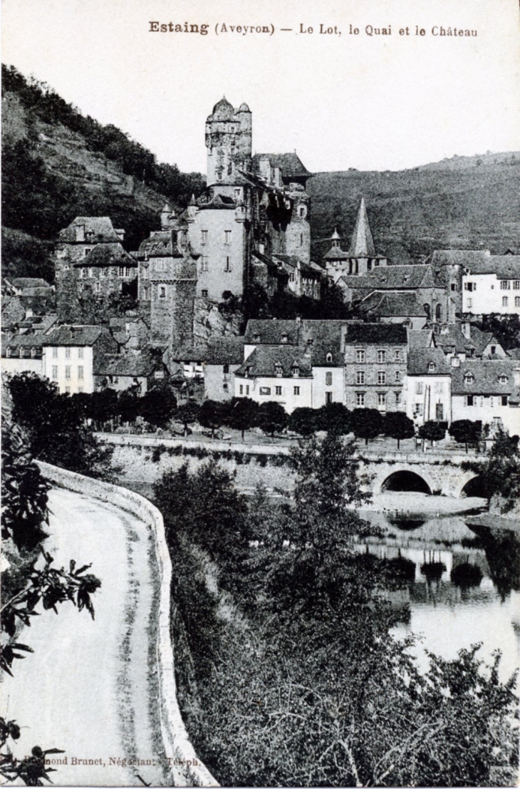 Le Lot,le quai et le Château.Vers 1920 (carte postale ancienne). - Estaing