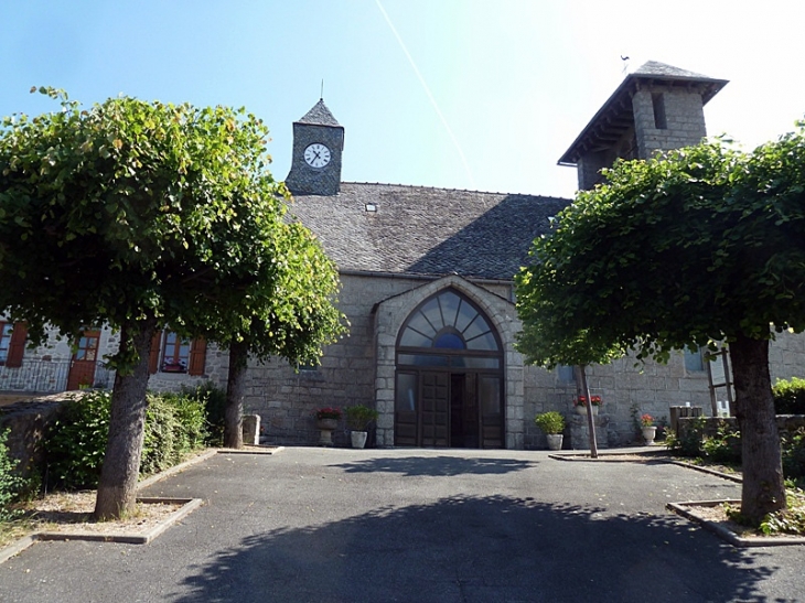 L'entrée de l'église de Florentin - Florentin-la-Capelle