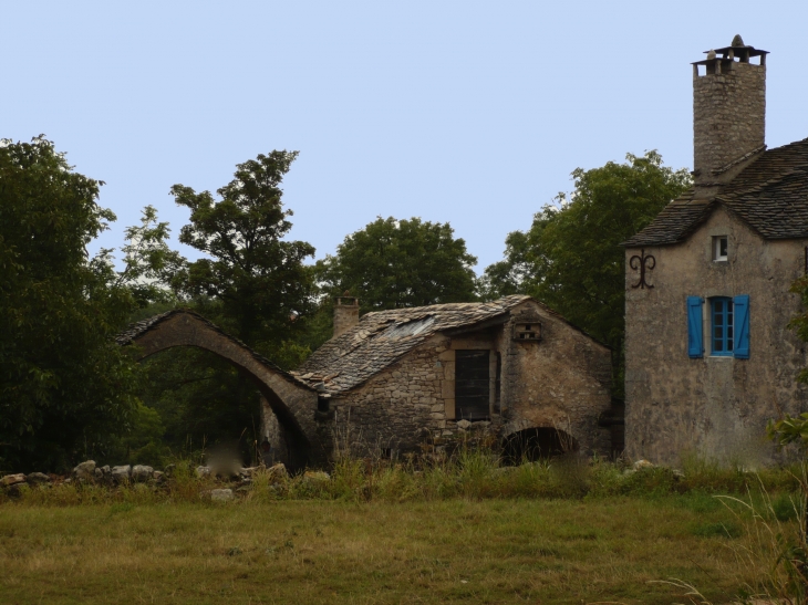 Ancien bâtiment de ferme. - La Cavalerie