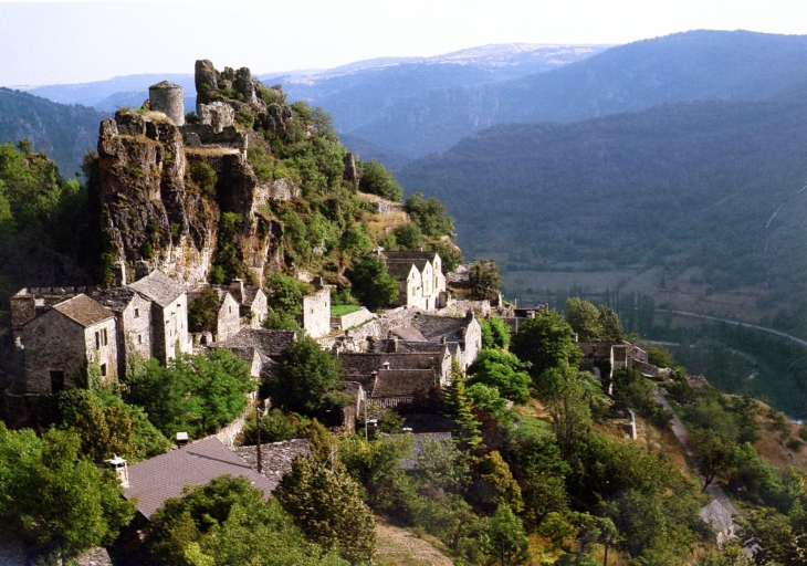 Saint Veran et la vallée de la Dourbie (carte postale). - La Roque-Sainte-Marguerite