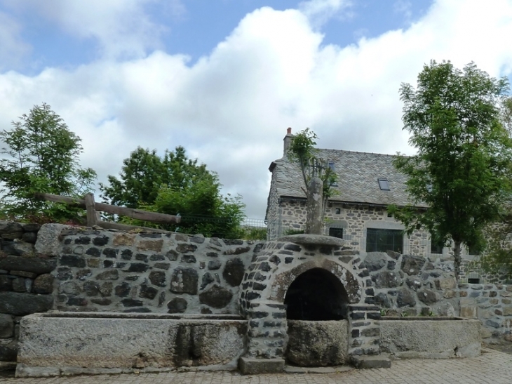 Dans le village - La Terrisse