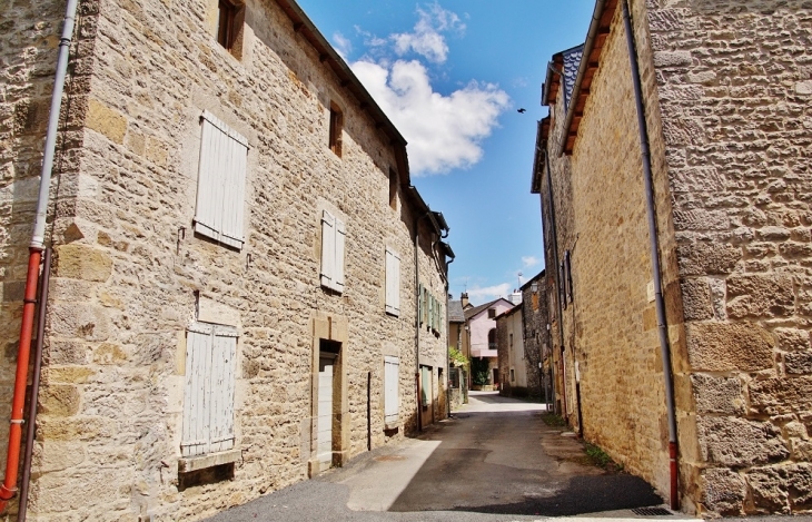 Le Village - Lapanouse