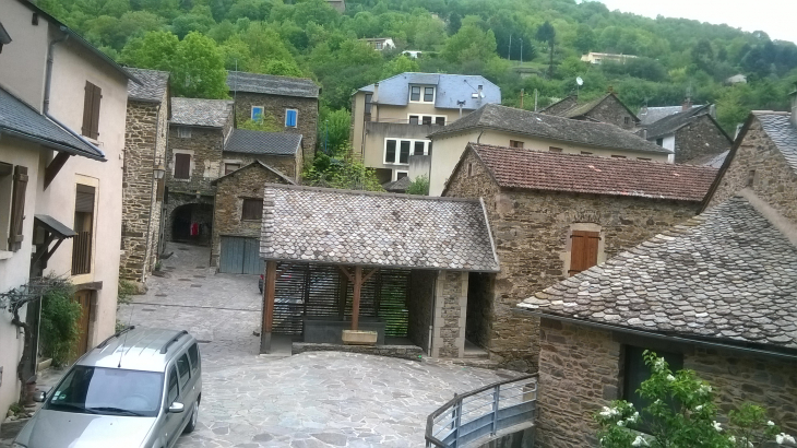 Vue sur le lavoir - Le Truel