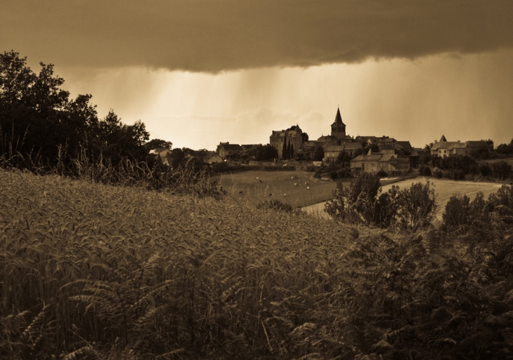 Lunac sous l'orage