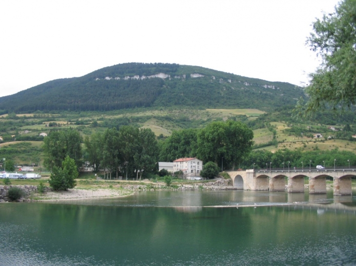 Millau - Pont et montagne