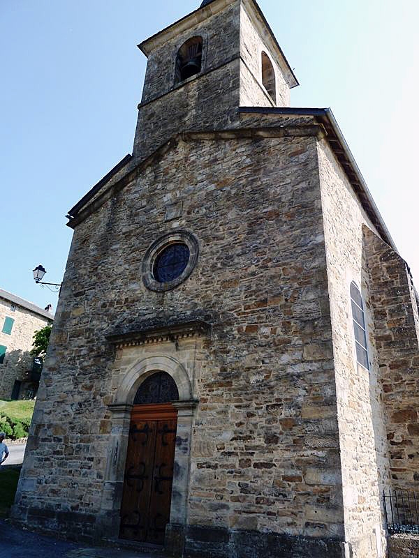 L'entrée de l'église - Montclar