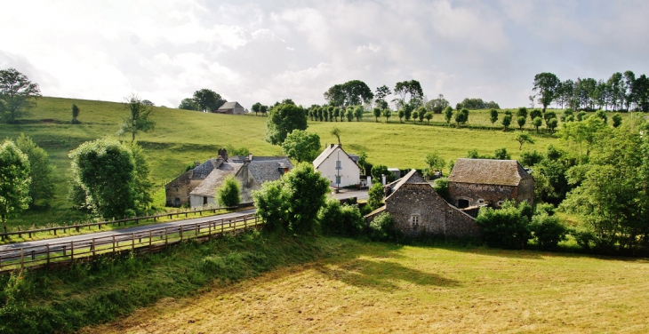 La Commune ( Saint-Remy ) - Montpeyroux