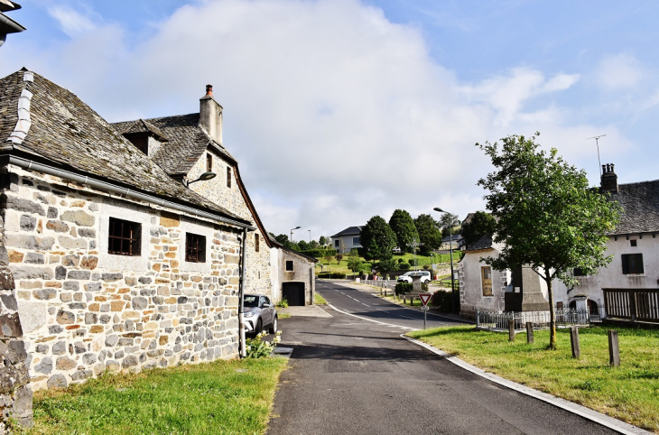 La Commune ( Saint-Remy ) - Montpeyroux