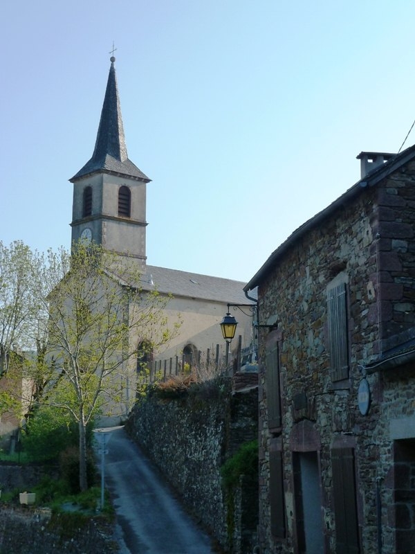 Vers l'église - Mounes-Prohencoux