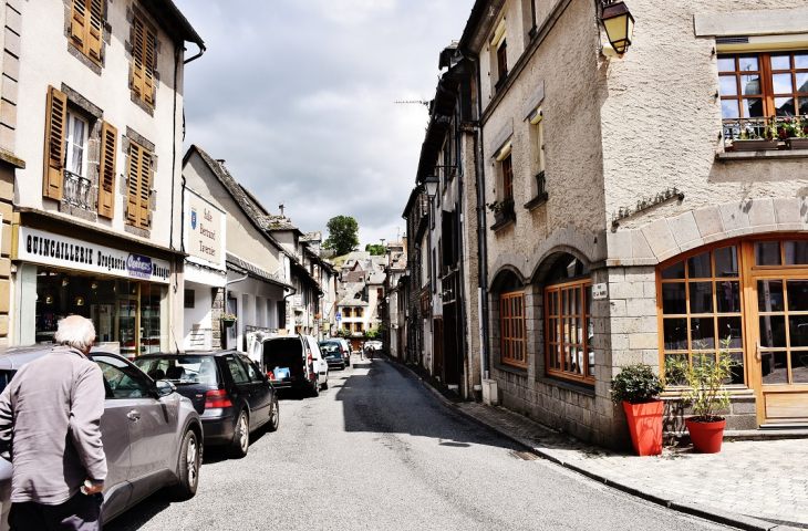 La Commune - Mur-de-Barrez