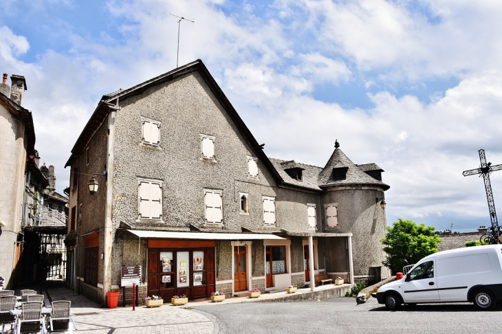 La Commune - Mur-de-Barrez