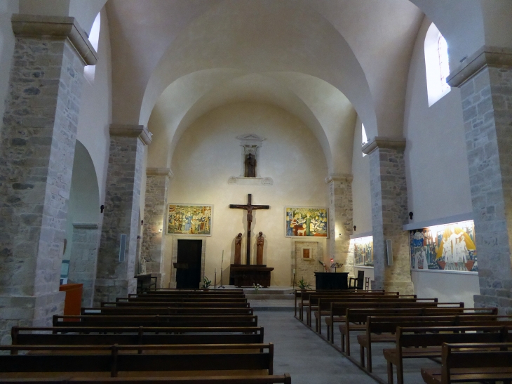 Dans l'église - Peyrusse-le-Roc