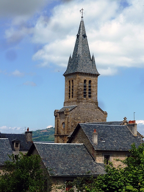 Vue sur le clocher - Pierrefiche