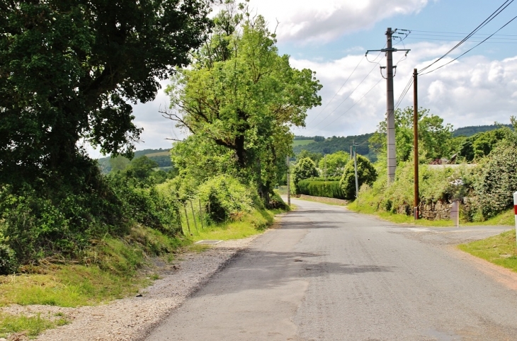 Le Village - Pierrefiche