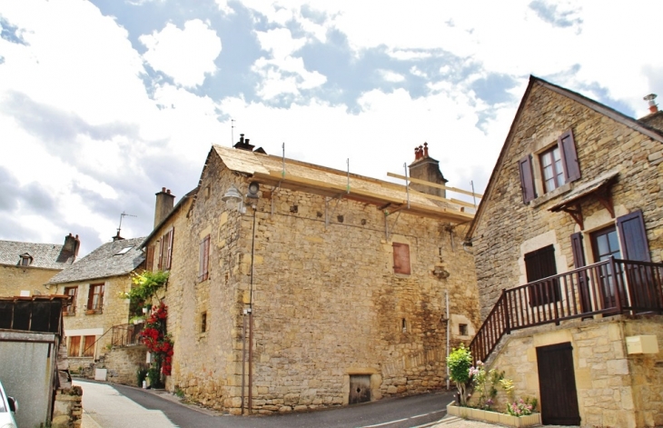 Le Village - Pierrefiche