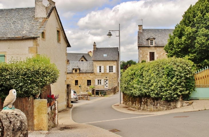 Le Village - Pierrefiche