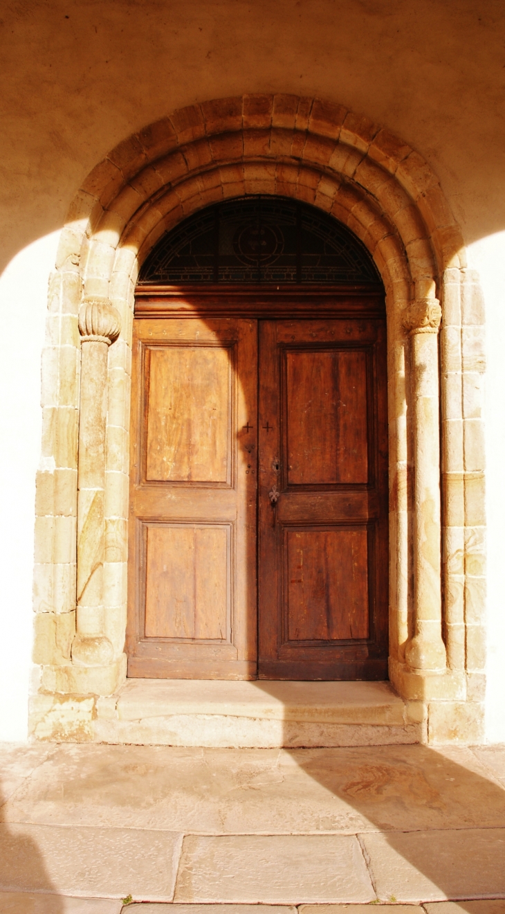 ** Eglise Romane Saint-Martin 12 em Siècle  - Plaisance