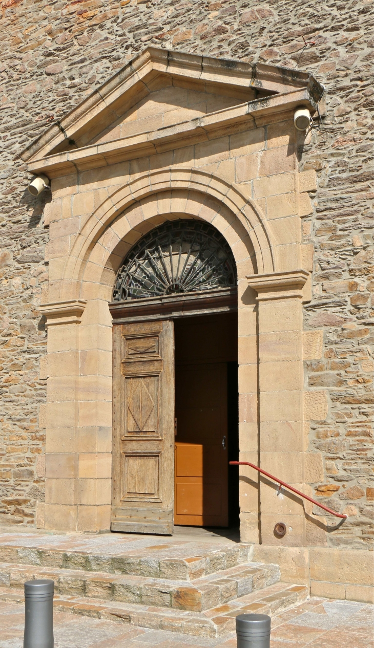 Portail-de-l-eglise-du bourg. - Pont-de-Salars