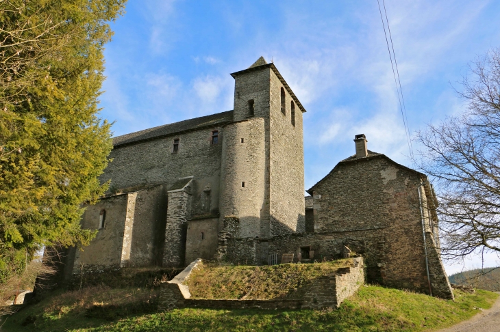 L'église Saint Georges de Camboulas. - Pont-de-Salars