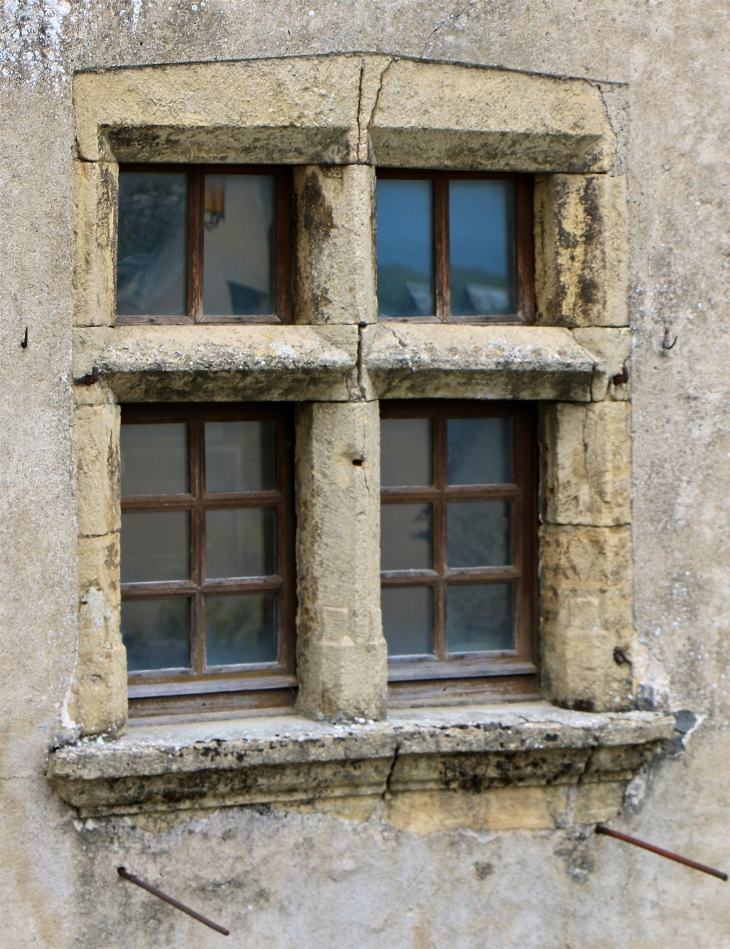 Dans le village. - Prades-d'Aubrac