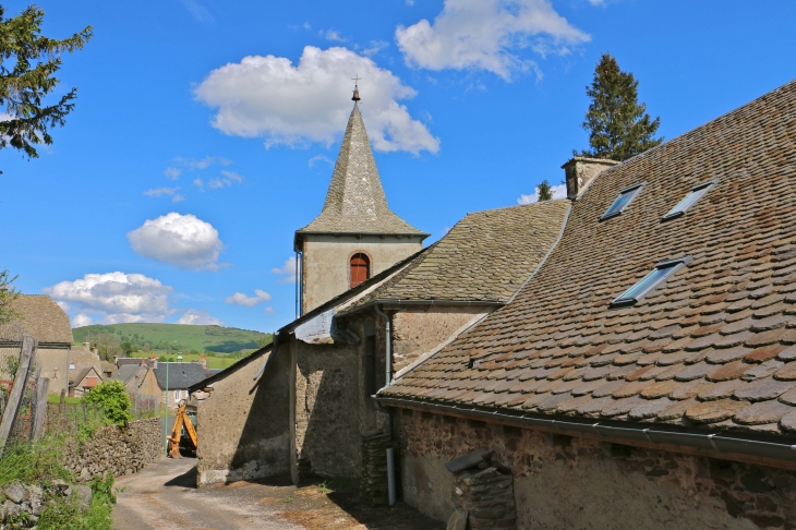 Eglise de Born. - Prades-d'Aubrac