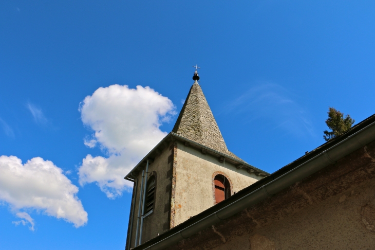 Clocher de l'église de Born. - Prades-d'Aubrac