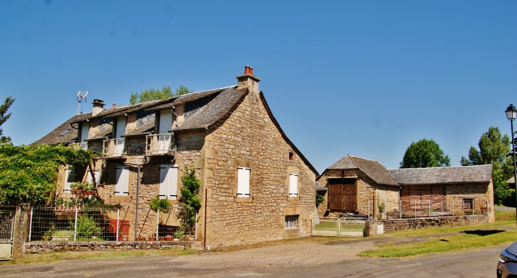 La Commune ( Saint-Julien ) - Rodelle