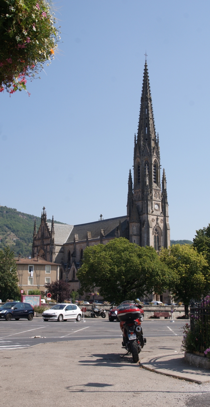 Eglise Gothique Saint'Afrique 19 Em Siècle ( clocher et sa Flèche culmine a 71 Mètres )  - Saint-Affrique