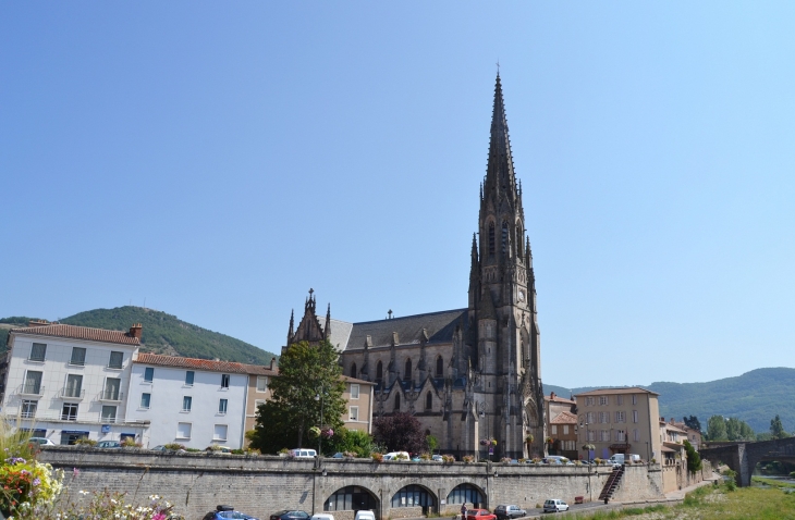 Eglise Gothique Saint'Afrique 19 Em Siècle ( clocher et sa Flèche culmine a 71 Mètres )  - Saint-Affrique