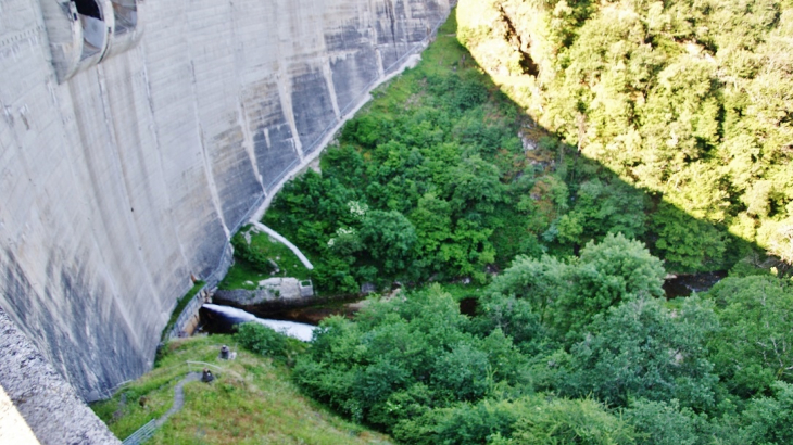 Barrage - Saint-Amans-des-Cots