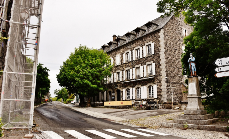 La Commune - Saint-Chély-d'Aubrac