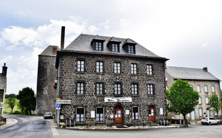 La Commune - Saint-Chély-d'Aubrac