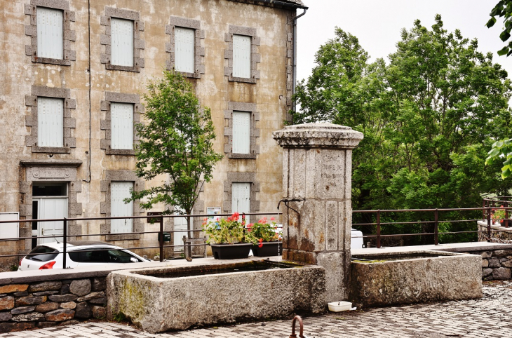 Fontaine - Saint-Chély-d'Aubrac