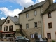 Photo précédente de Saint-Chély-d'Aubrac Le commerce et la Mairie.