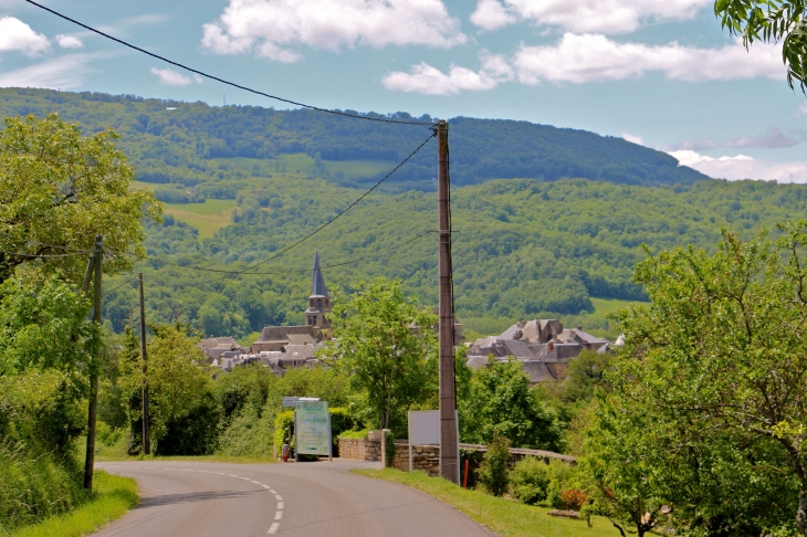 Arrivée par la D987 - Saint-Côme-d'Olt