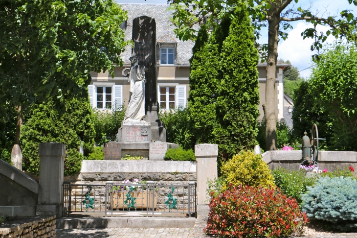 Le Monument aux Morts - Saint-Côme-d'Olt