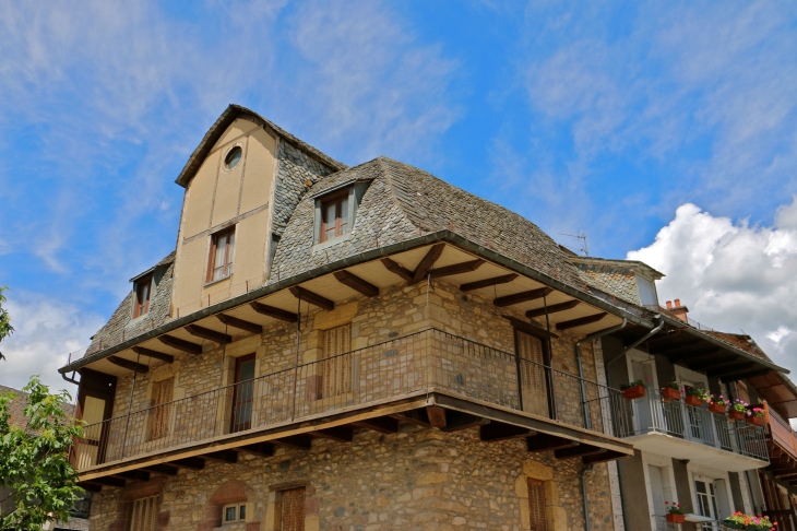 Maisons du village. - Saint-Côme-d'Olt