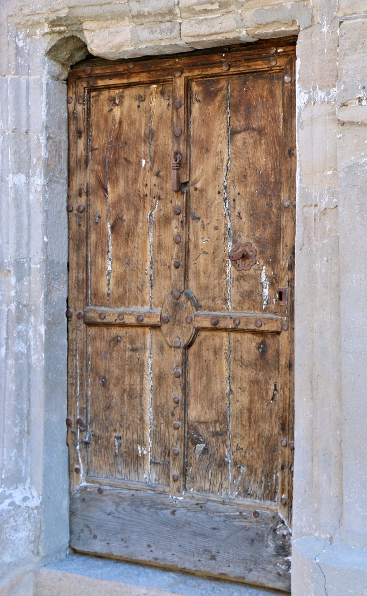 Porte ancienne. - Saint-Côme-d'Olt