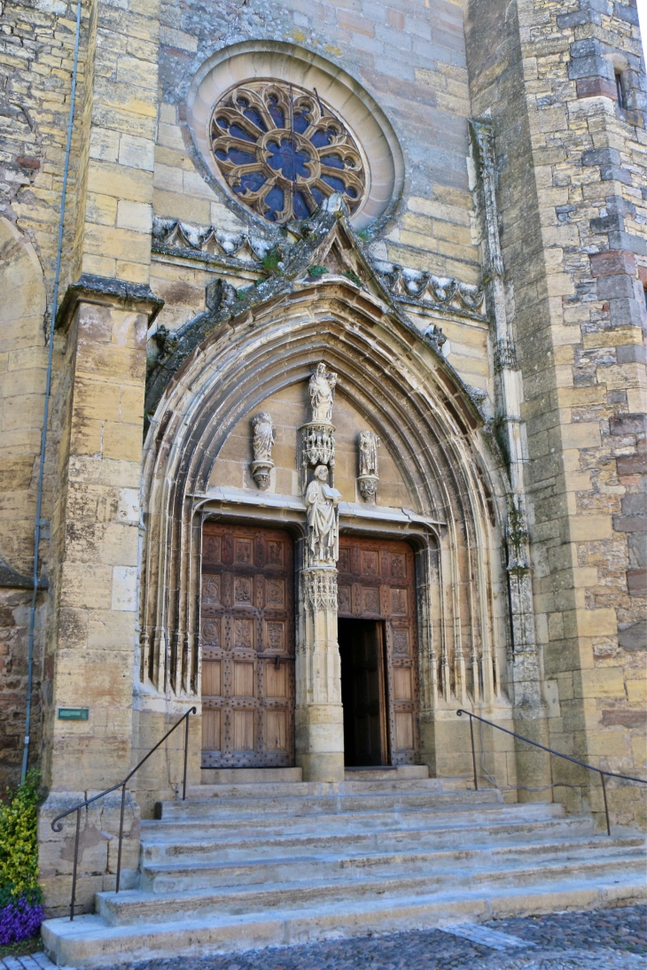 Portail Renaissance de l'église Saint Come et Saint Damien. - Saint-Côme-d'Olt