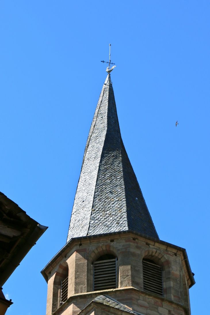 Le clocher flammé de l'église Saint Come et Saint Damien. - Saint-Côme-d'Olt