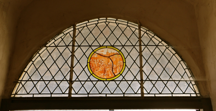 Vitrail de la porte de la Chapelle des Pénitents. - Saint-Côme-d'Olt