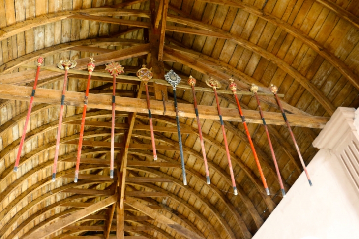 Chapelle des pénitents blancs : plafond de la nef en carene de bateau renversé. - Saint-Côme-d'Olt