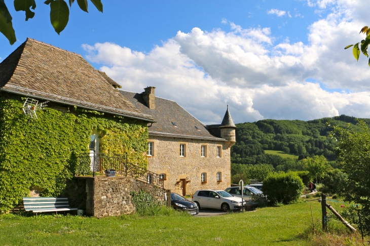 Château de la Falque. - Saint-Geniez-d'Olt