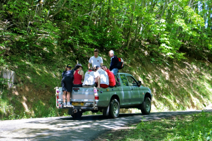 Fête et Marches de l'estive : cote de Verlac. - Saint-Geniez-d'Olt